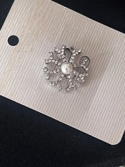 Snow flake pin