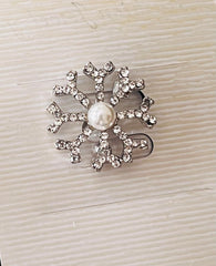 Snow flake pin